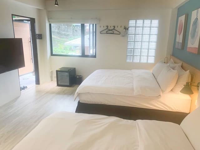 Romantic Quadruple Room, 2 Double Beds, Refrigerator, Mountainside