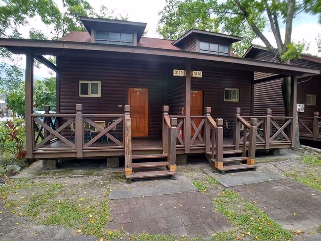 Family Chalet, 2 Queen Beds, Non Smoking