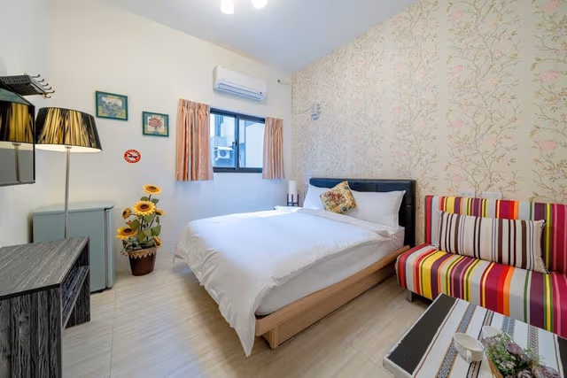 Standard Double Room (302)