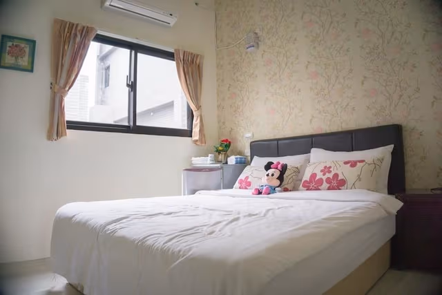 Standard Double Room (302)