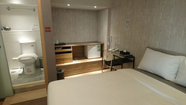 Standard Double Room, No Windows