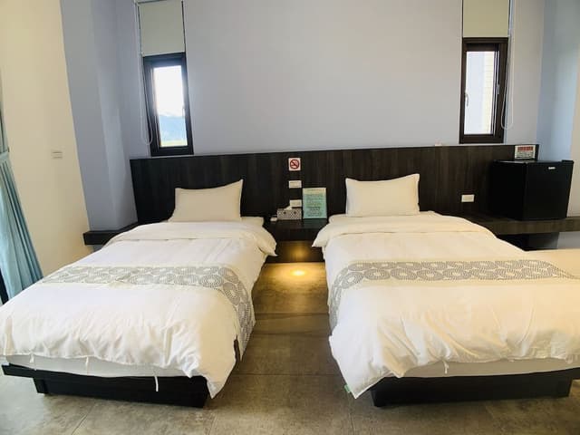 Standard Twin Room