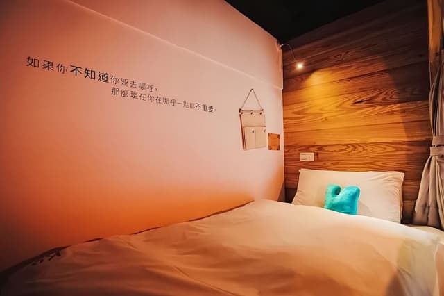 Bunk Single Bed in 8-Bed Female Dormitory Room