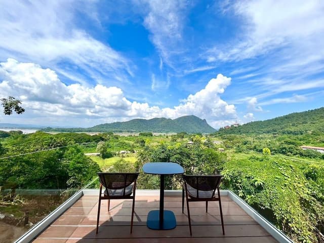 Phu Thok River Villa