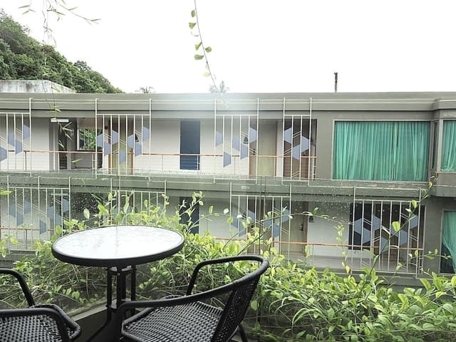 Deluxe Twin with Pool view