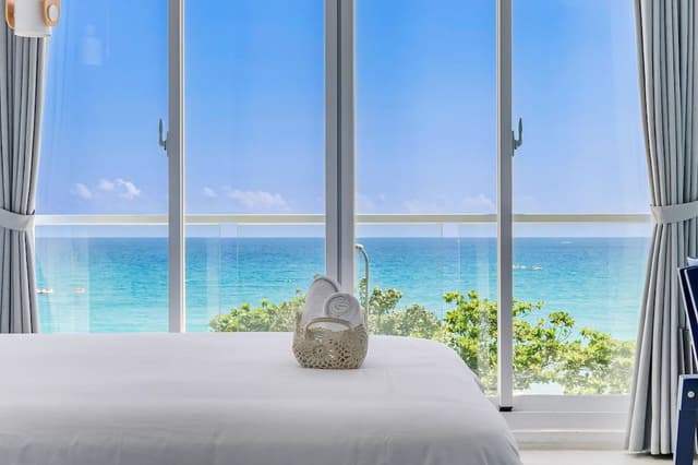 King Room with Sea View and Balcony
