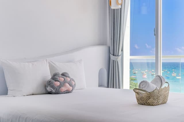 King Room with Sea View and Balcony