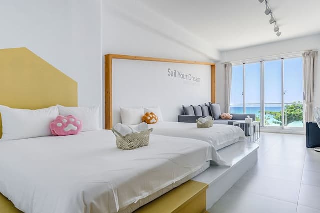 Quadruple Room with Sea View and Balcony