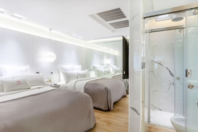 Deluxe Quadruple Room