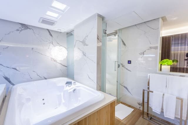 Double Room ( run of house)