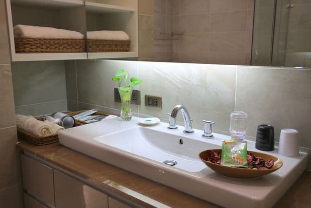 Deluxe Double Room, 1 Queen Bed, Bathtub, City View (VIP)