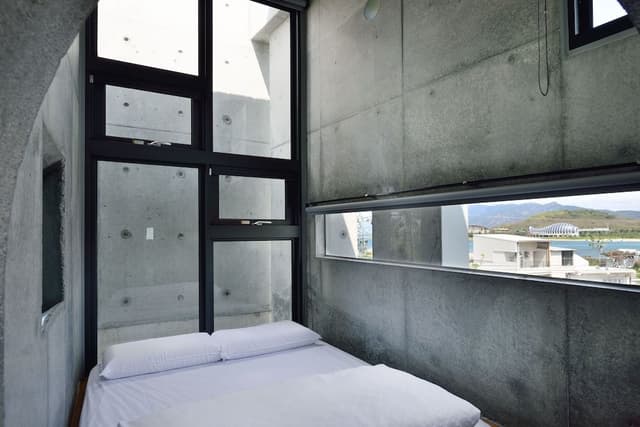 Design Quadruple Room, Patio, Mountain View