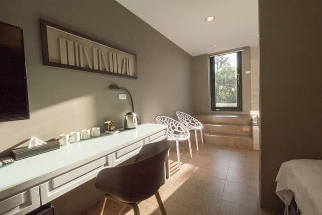 Quadruple Room, Balcony (203)