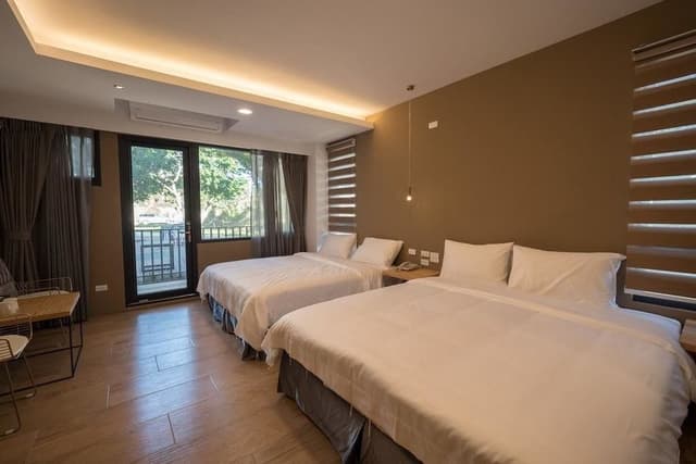 Quadruple Room, Garden View (105)