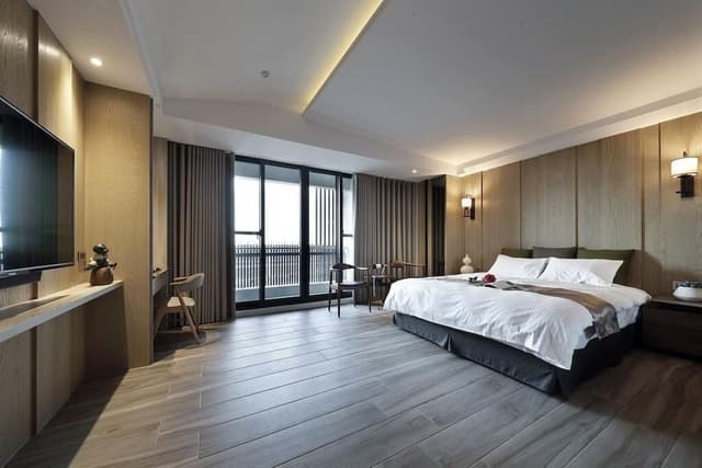 Deluxe Double Room (No meat products in the room)