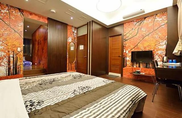 Quadruple Room, Courtyard View