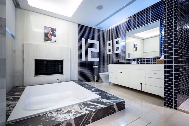 Extreme Room (Consecutive night 12 pm check-out required, extra fees for guests stay consecutively)