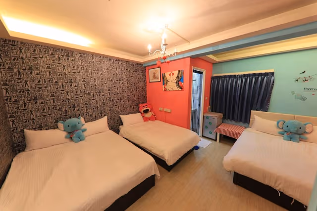 Quintuple Room