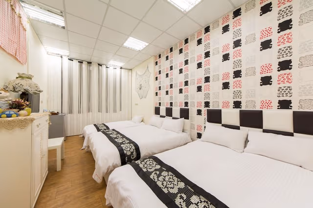 Quintuple Room