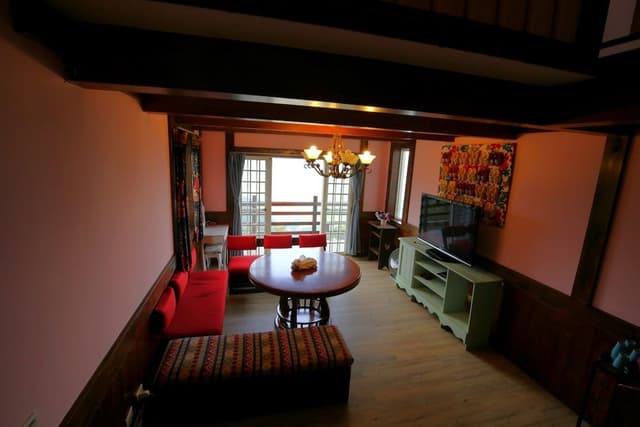 Family Room with Mezzanine, High Floor