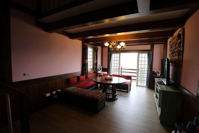 Family Room with Mezzanine, High Floor