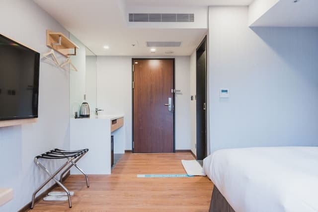 Deluxe Quadruple Room, City View