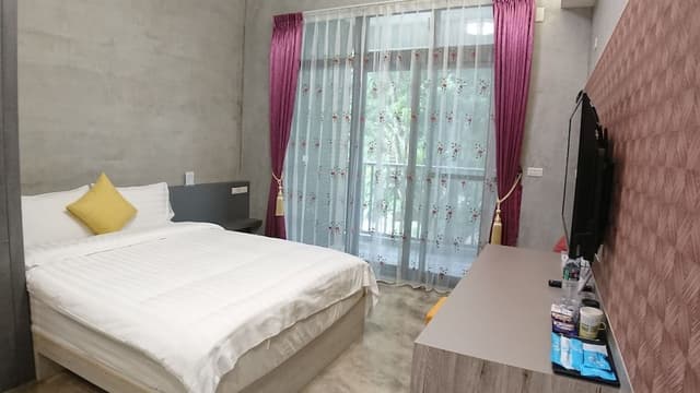 Deluxe Double Room, 1 Double Bed, Non Smoking, Bathtub