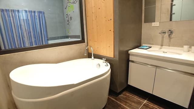 Economy Double Room, 1 Bedroom, Non Smoking, Bathtub