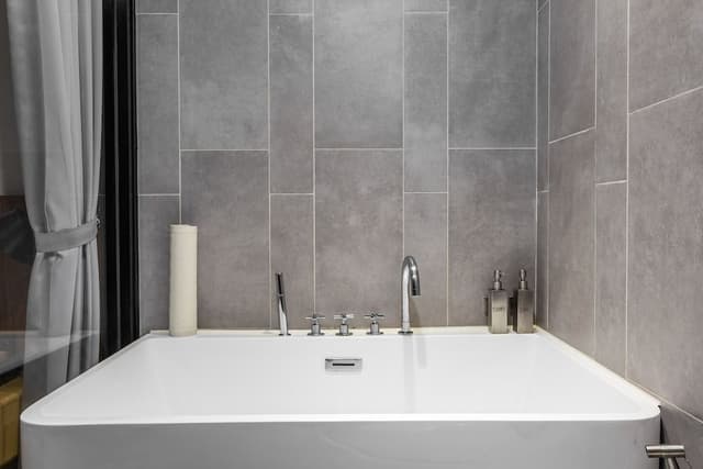 Elite Double Room, Bathtub