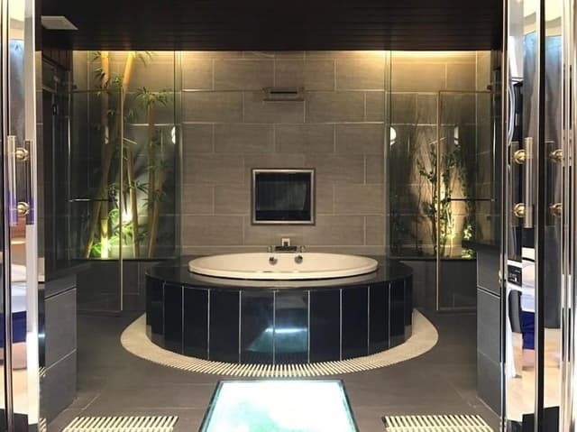 Deluxe Quadruple Room (check-in after 19:00)
