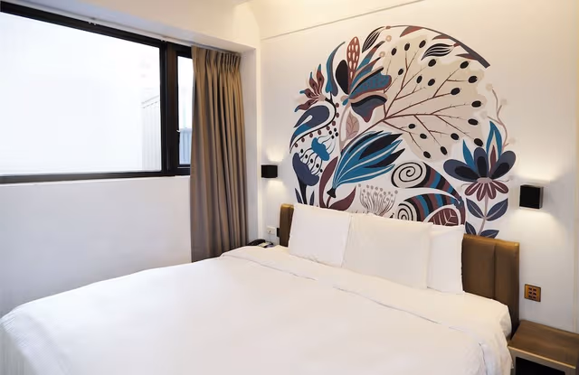 Deluxe Double Room, 1 King Bed, City View