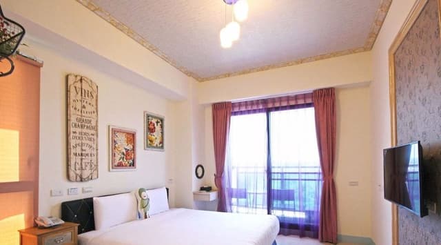 Standard Double Room (Field)