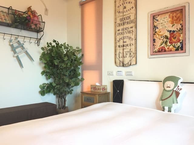Standard Double Room (Field)