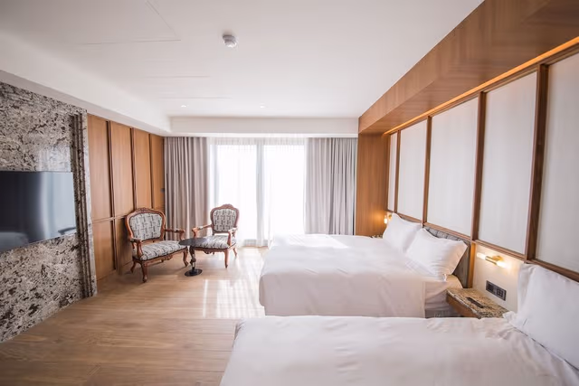 Gallery Quadruple Room