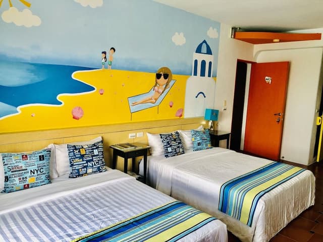 Signature Quadruple Room, 2 Queen Beds, Non Smoking, Ocean View