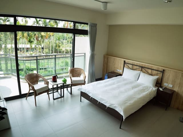 Grand Quadruple Room, 1 Bedroom, Hot Tub, Mountain View