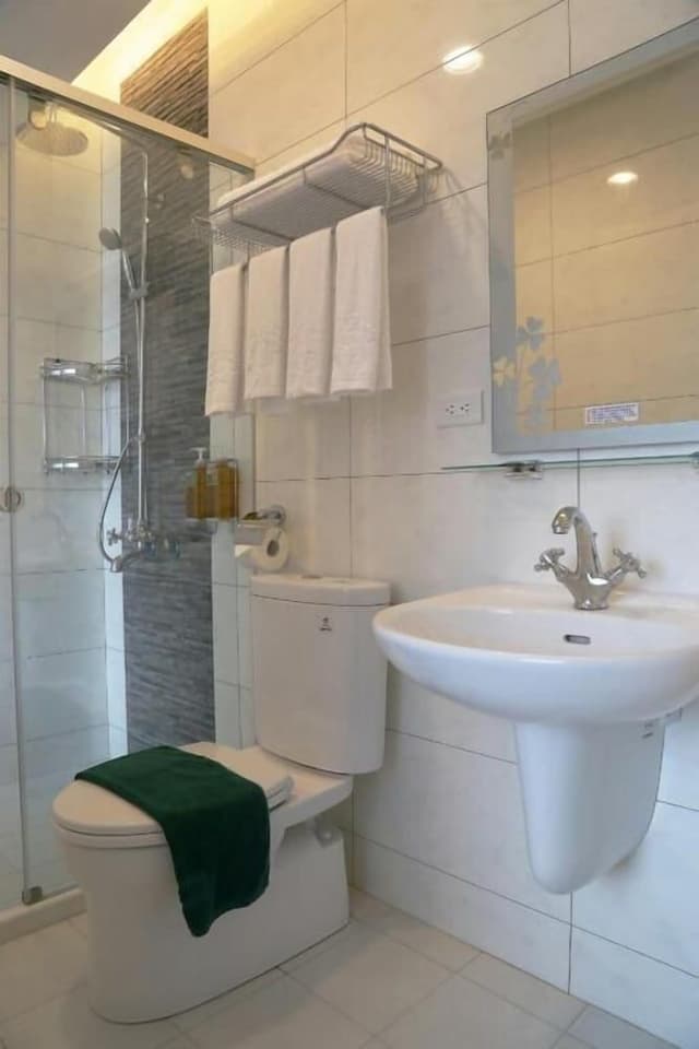 Economy Quadruple Room