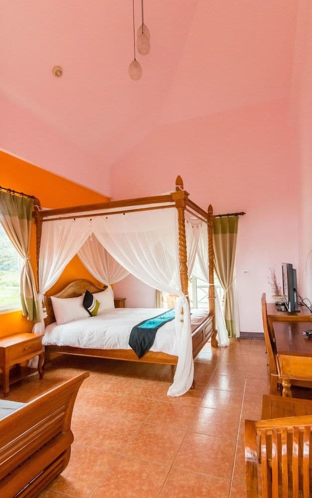 Deluxe Double Room, Bathtub, Mountain View