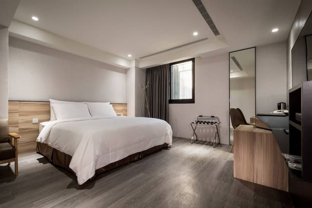 Double Room, 1 Queen Bed