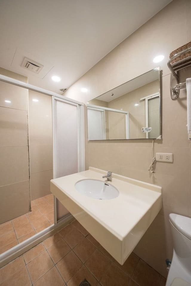 Standard Shared Dormitory, Men only, Non Smoking