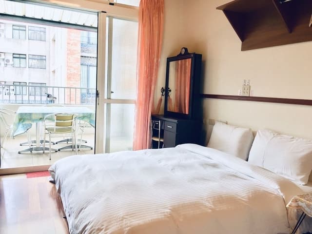 Deluxe Room, Balcony