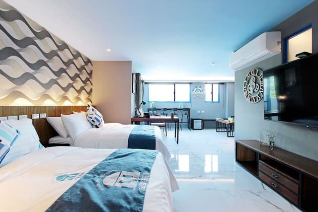 Comfort Quadruple Room, 2 Double Beds, Partial Sea View