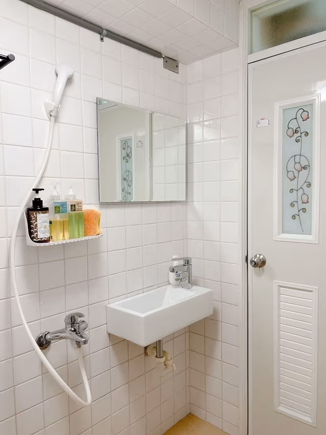 Double Room, Shared Bathroom (B)