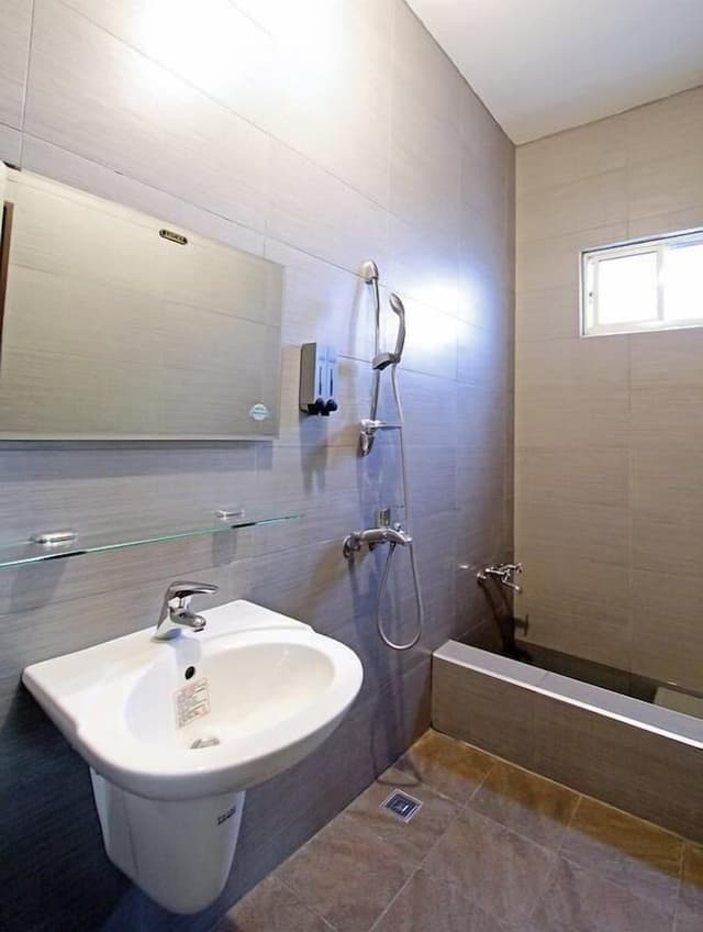 Quadruple Room, Bathtub, Mountain View