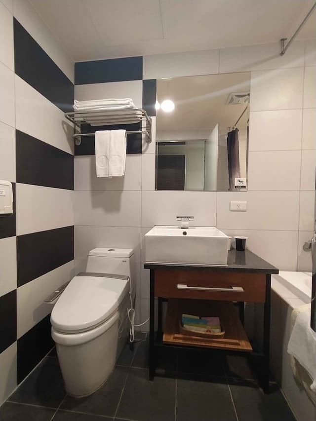 Double Room no Window