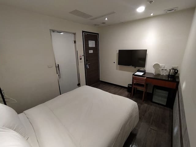 Double Room no Window