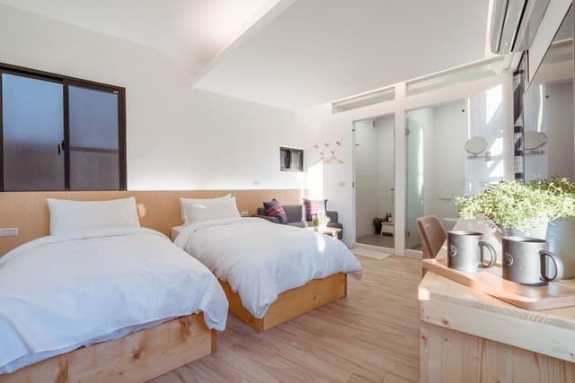 Gallery Double Room, 2 Twin Beds