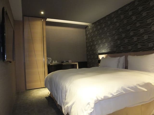 Business Double Room, No Windows