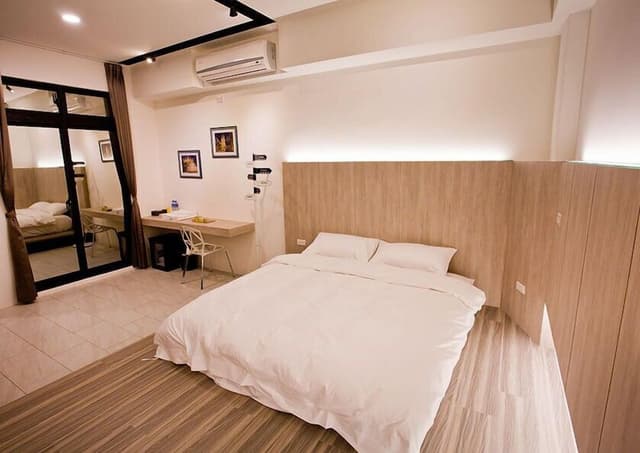 Standard Double Room (Minimalist)