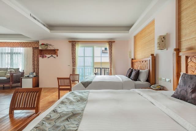 Quadruple room with balcony